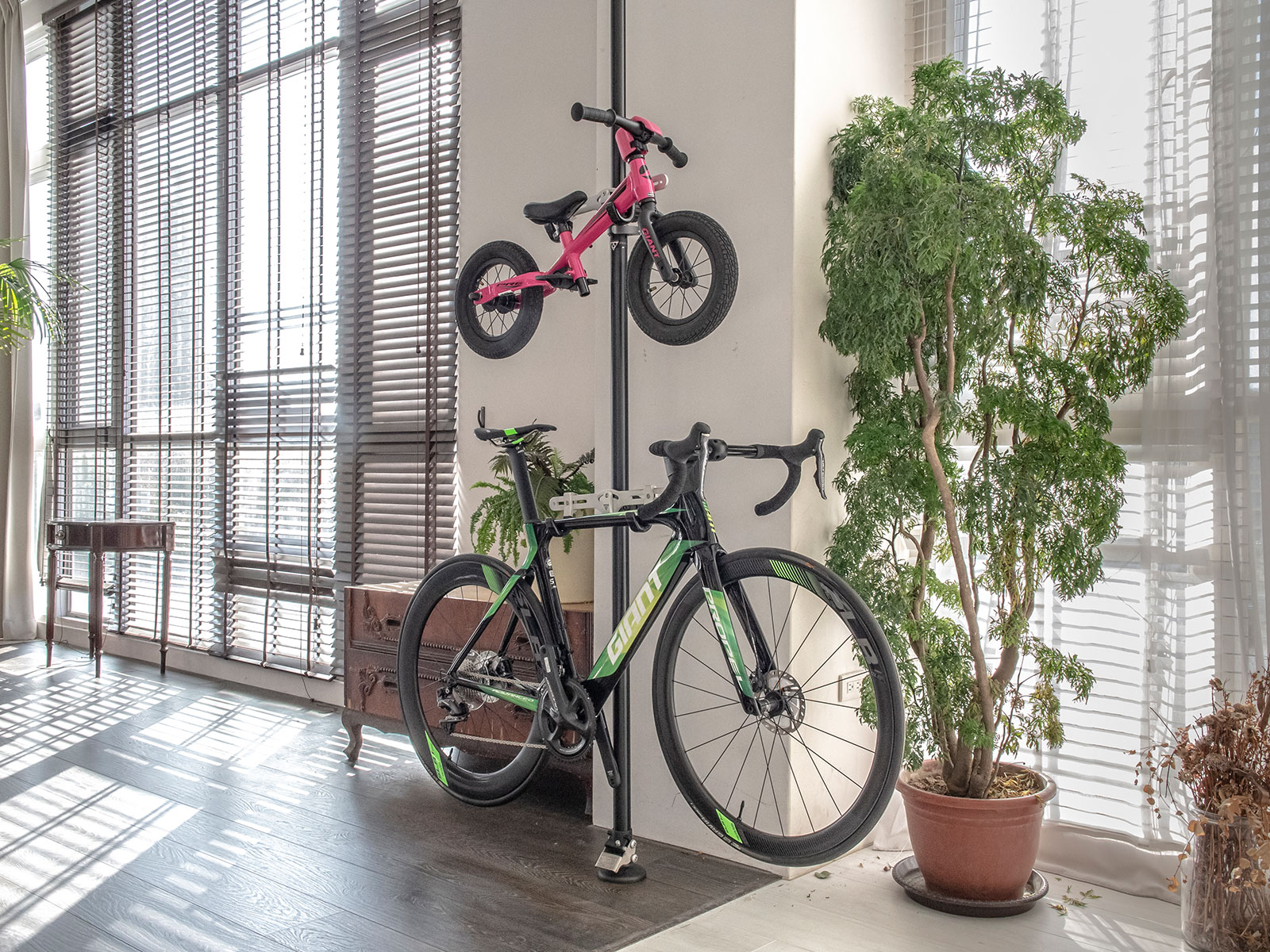 DUAL-TOUCH® BIKE STAND